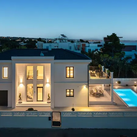 Lovely In With Heated Swimming Pool *